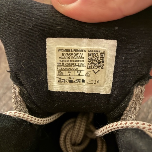 Merrell Women's Boots Moab’s 3 - 8.5 wide - Picture 4 of 10